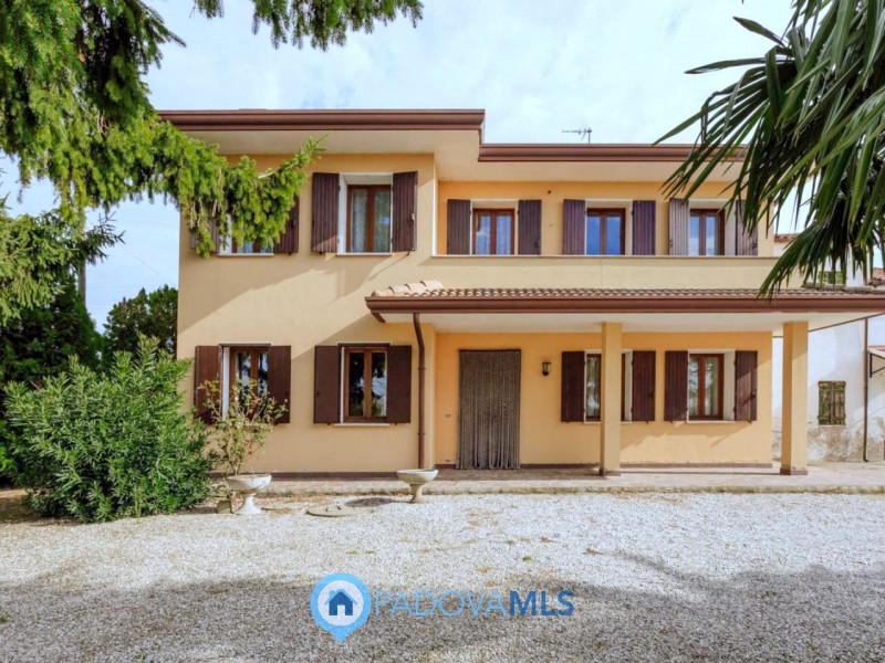 Immobile in esclusiva al Gruppo Padova MLS

Immersa nel verde ma comodamente vicina al centro del...