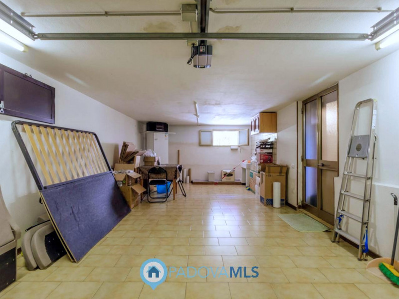 Immobile in esclusiva al Gruppo Padova MLS

In una tranquilla zona residenziale del Comune di San...