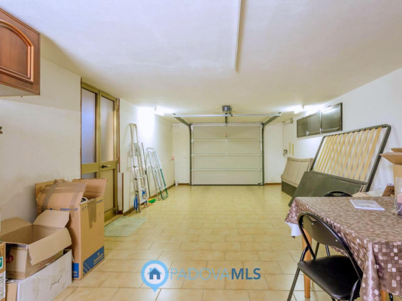 Immobile in esclusiva al Gruppo Padova MLS

In una tranquilla zona residenziale del Comune di San...