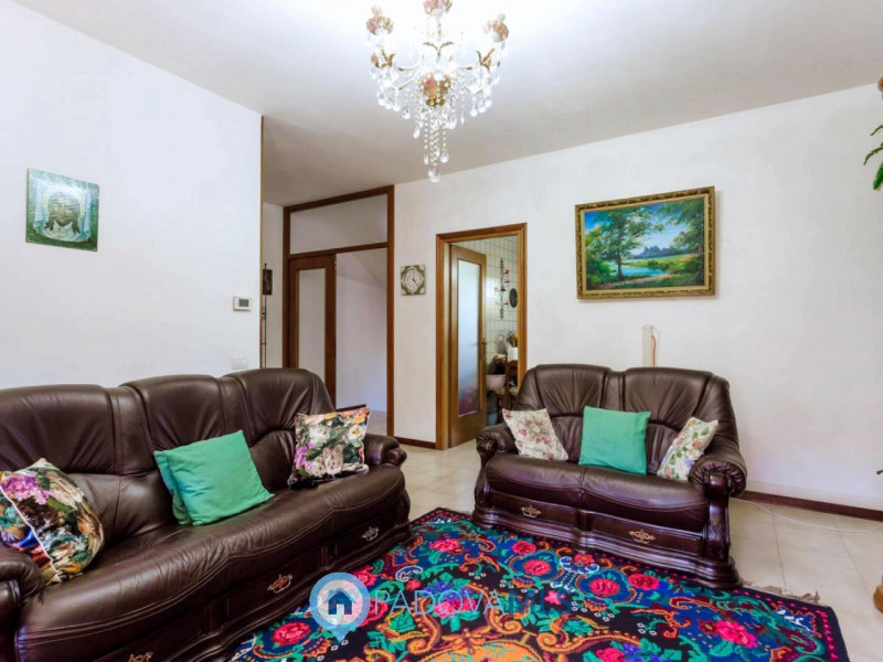 Immobile in esclusiva al Gruppo Padova MLS

In una tranquilla zona residenziale del Comune di San...