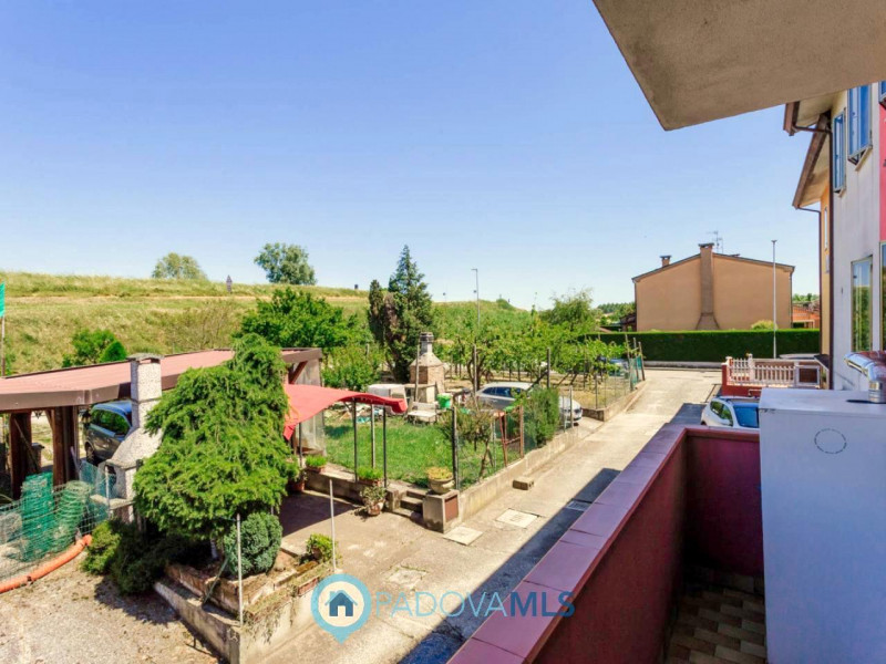 Immobile in esclusiva al Gruppo Padova MLS

In una tranquilla zona residenziale del Comune di San...