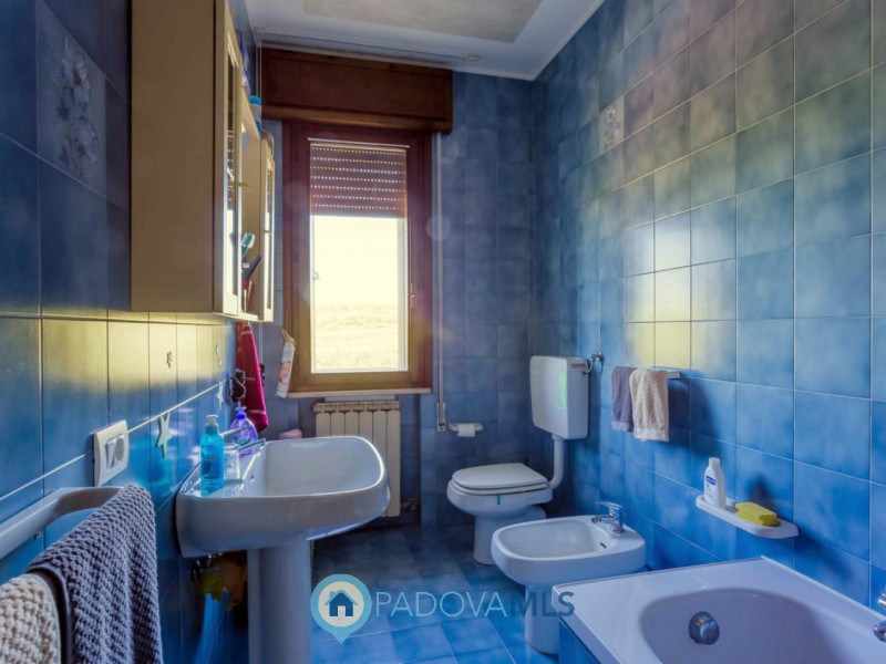 Immobile in esclusiva al Gruppo Padova MLS

In una tranquilla zona residenziale del Comune di San...