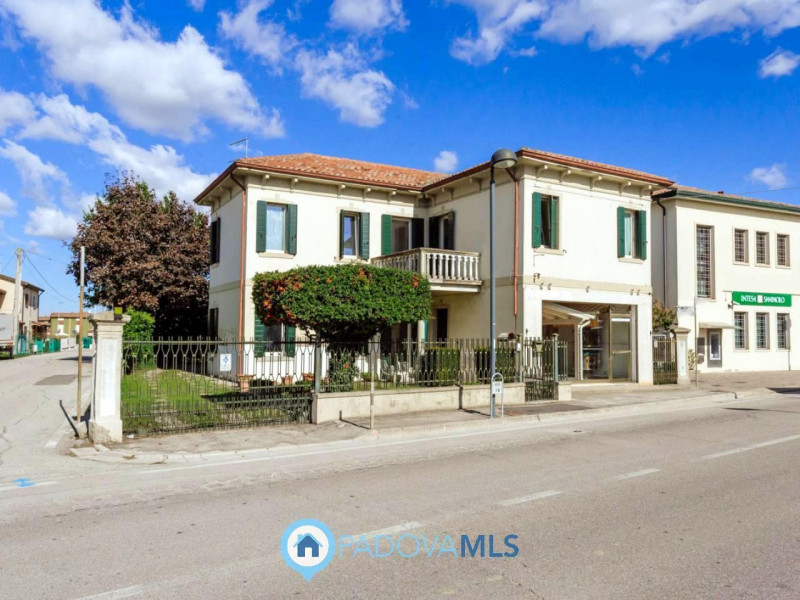 Immobile in esclusiva al Gruppo Padova MLS

Nel centro di Agna, proponiamo in vendita una casa si...