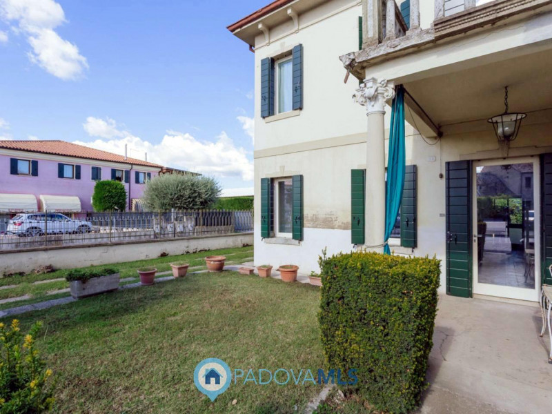 Immobile in esclusiva al Gruppo Padova MLS

Nel centro di Agna, proponiamo in vendita una casa si...