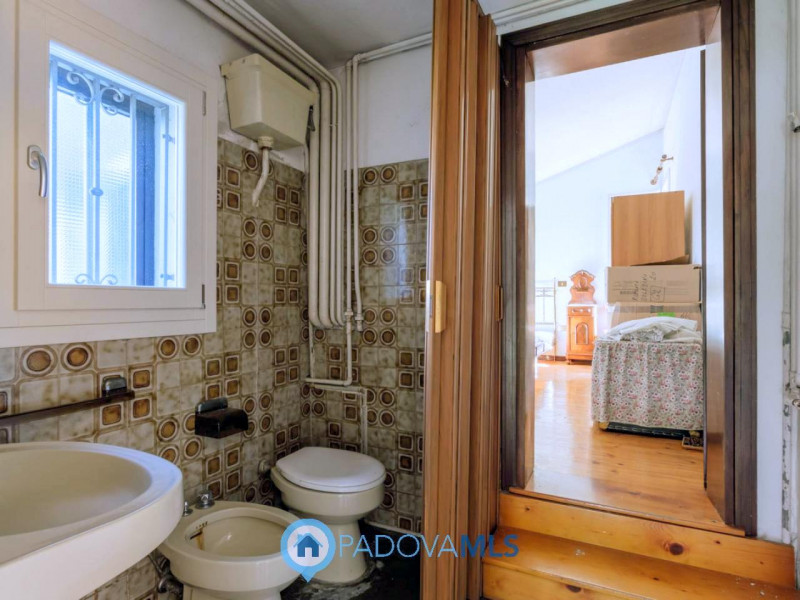 Immobile in esclusiva al Gruppo Padova MLS

Nel centro di Agna, proponiamo in vendita una casa si...