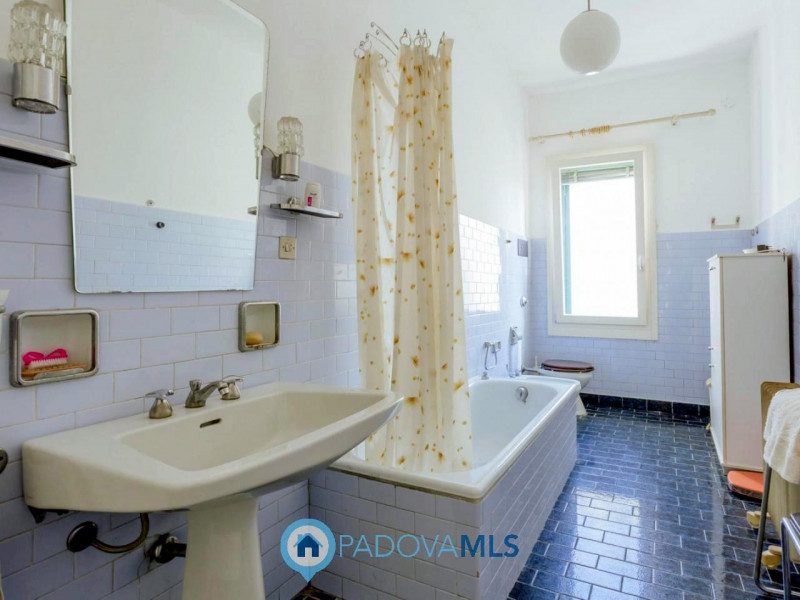 Immobile in esclusiva al Gruppo Padova MLS

Nel centro di Agna, proponiamo in vendita una casa si...