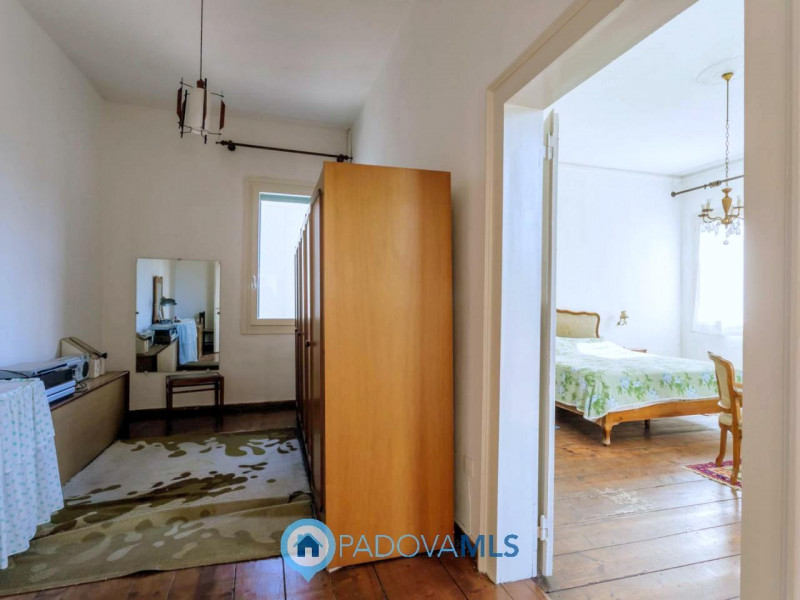 Immobile in esclusiva al Gruppo Padova MLS

Nel centro di Agna, proponiamo in vendita una casa si...