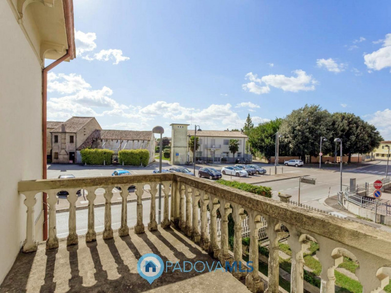 Immobile in esclusiva al Gruppo Padova MLS

Nel centro di Agna, proponiamo in vendita una casa si...