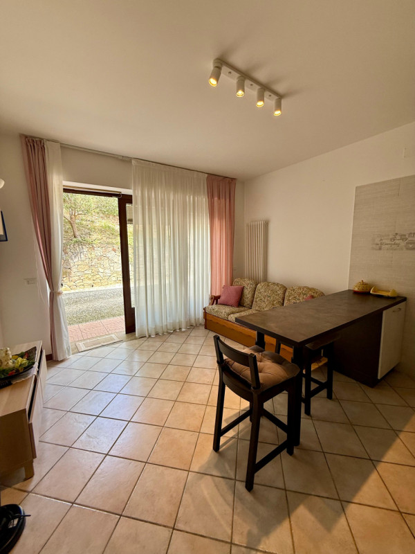 COMPOSIZIONE:
Appartamento per affitti brevi, in bellissimo complesso agrituristico, sito al pian...