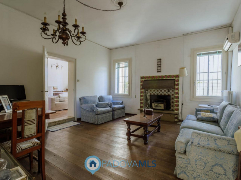 Immobile in esclusiva al Gruppo Padova MLS
Nel centro di Agna, proponiamo in vendita una casa sin...