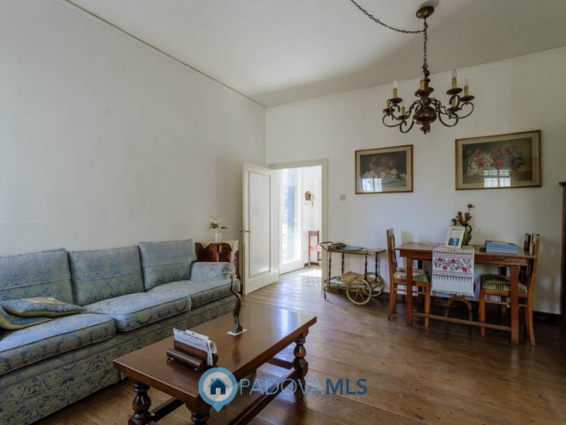 Immobile in esclusiva al Gruppo Padova MLS
Nel centro di Agna, proponiamo in vendita una casa sin...