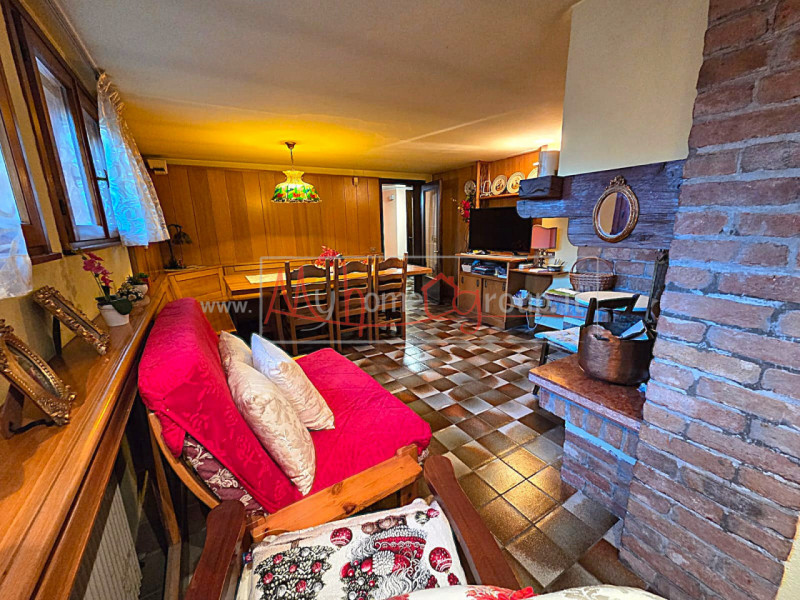 SACCOLONGO - (Rif.V359-s) - Scopri questa straordinaria villa situata nel cuore di Saccolongo, un...