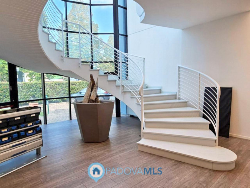 Immobile in esclusiva al Gruppo Padova MLS

PADOVA Zona Industriale Est. Scopri questo spazioso u...