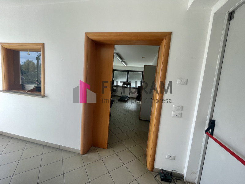 RIF: 106.V.NM - CAMPAGNA LUPIA (VE) - PER INFO 340 335 8378 - 0444/310220

propongo in vendita un...