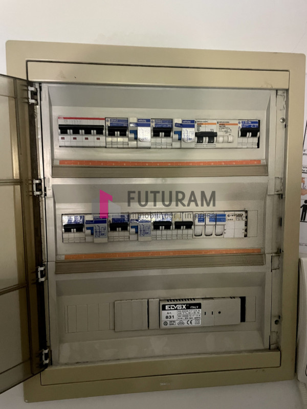 RIF: 106.V.NM - CAMPAGNA LUPIA (VE) - PER INFO 340 335 8378 - 0444/310220

propongo in vendita un...