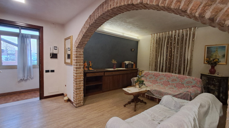 Scopri la tua nuova casa a Grisignano di Zocco! Proponiamo in vendita una splendida porzione di b...