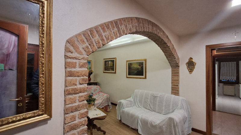 Scopri la tua nuova casa a Grisignano di Zocco! Proponiamo in vendita una splendida porzione di b...