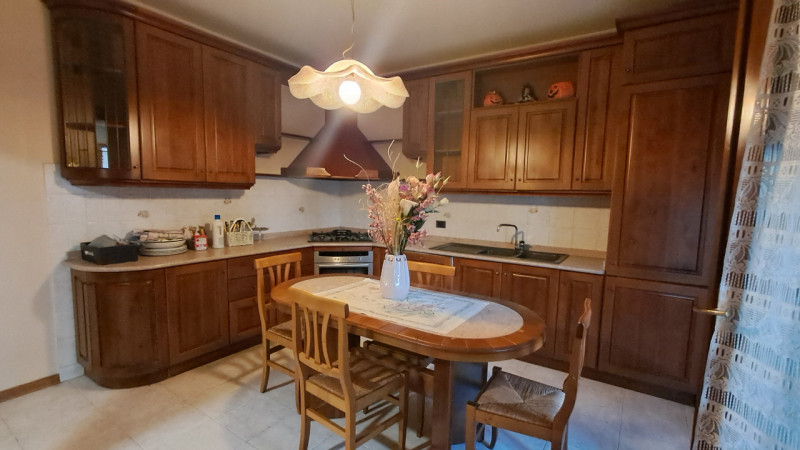 Scopri la tua nuova casa a Grisignano di Zocco! Proponiamo in vendita una splendida porzione di b...