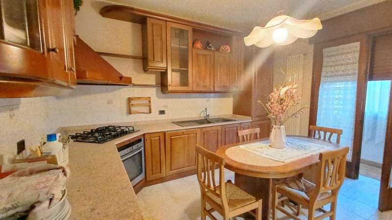 Scopri la tua nuova casa a Grisignano di Zocco! Proponiamo in vendita una splendida porzione di b...