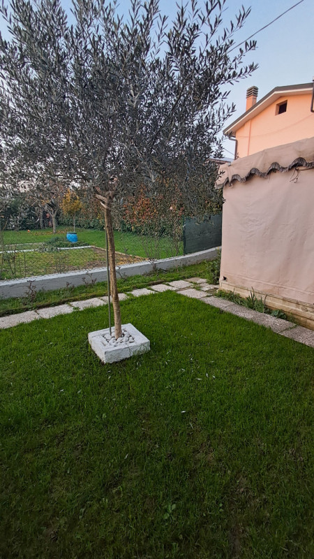 Scopri la tua nuova casa a Grisignano di Zocco! Proponiamo in vendita una splendida porzione di b...
