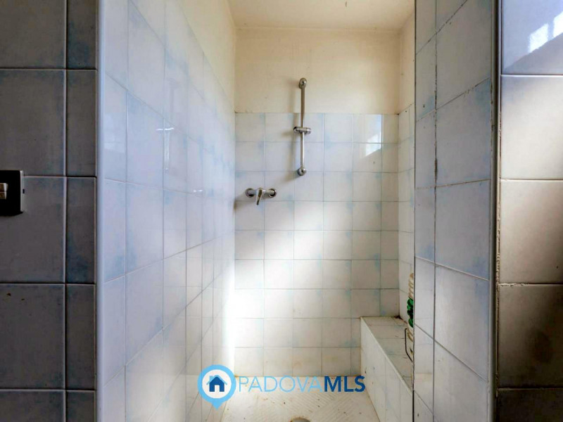 Immobile in esclusiva al Gruppo Padova MLS

Tra le campagne silenziose di Prà D’Este, dove la nat...