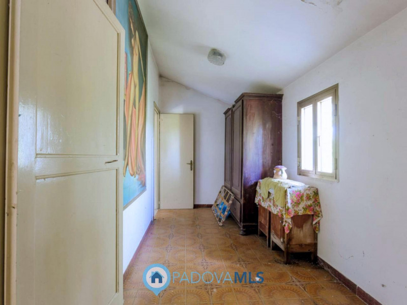 Immobile in esclusiva al Gruppo Padova MLS

Tra le campagne silenziose di Prà D’Este, dove la nat...