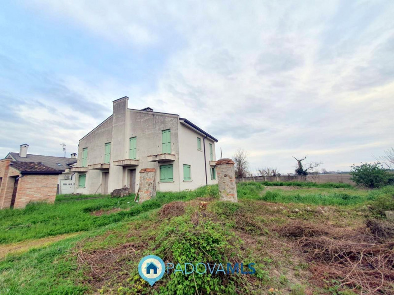 Immobile in esclusiva al Gruppo Padova MLS

A Pozzonovo, porzione di bifamiliare al grezzo con am...