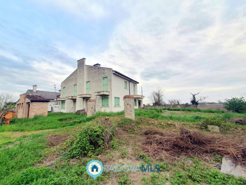 Immobile in esclusiva al Gruppo Padova MLS

A Pozzonovo, porzione di bifamiliare al grezzo con am...