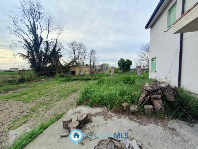 Immobile in esclusiva al Gruppo Padova MLS

A Pozzonovo, porzione di bifamiliare al grezzo con am...