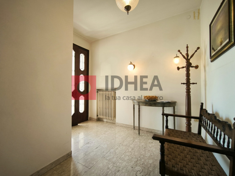 TREVISO SANT'ANGELO RIF. "UTA1"

A 5 minuti dal centro cittadino, proponiamo in vendita casa sing...