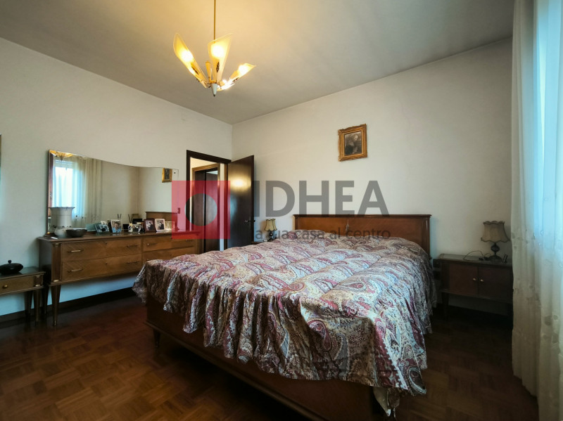 TREVISO SANT'ANGELO RIF. "UTA1"

A 5 minuti dal centro cittadino, proponiamo in vendita casa sing...