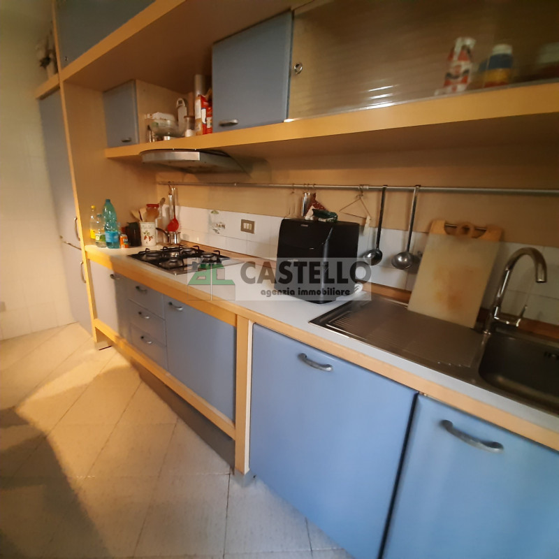 Selvazzano Dentro in posizione centrale appartamento 2 camere con taverna e garage doppio. Classe...