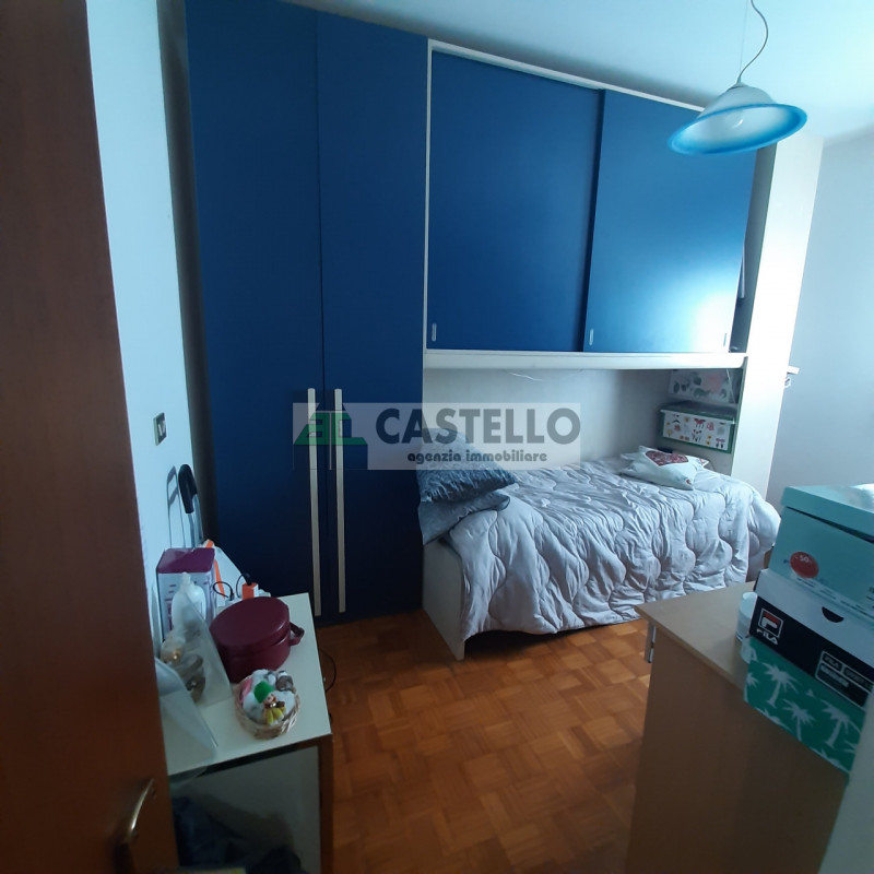 Selvazzano Dentro in posizione centrale appartamento 2 camere con taverna e garage doppio. Classe...