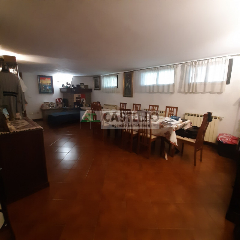 Selvazzano Dentro in posizione centrale appartamento 2 camere con taverna e garage doppio. Classe...