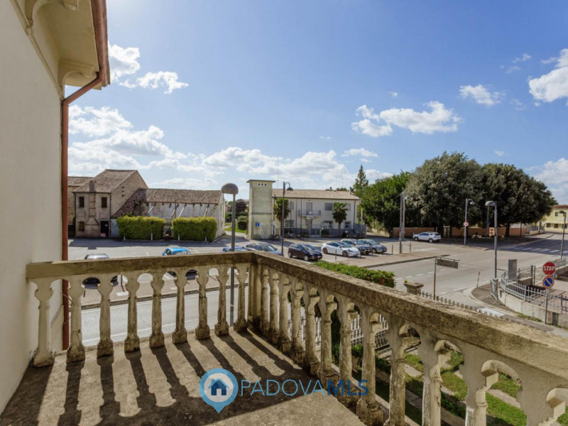 Immobile in esclusiva al Gruppo Padova MLS
Nel centro di Agna, proponiamo in vendita una casa sin...