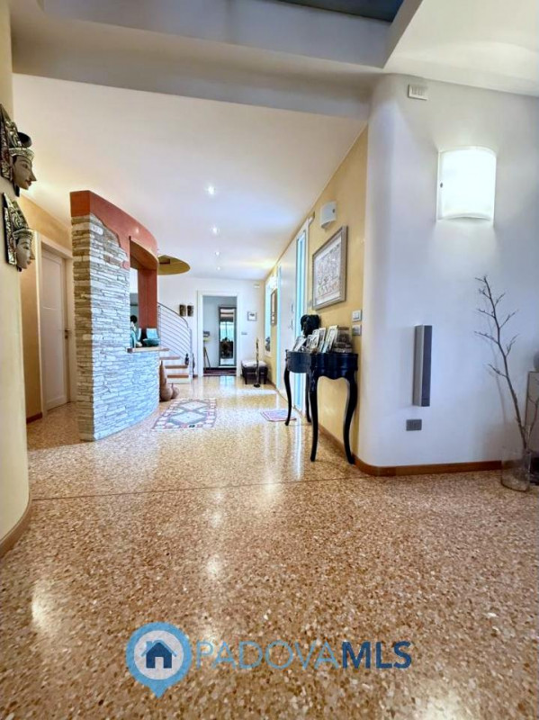 Immobile in esclusiva al Gruppo Padova MLS

PONSO: paesino a 5 km da Este, contesto silenzioso ed...