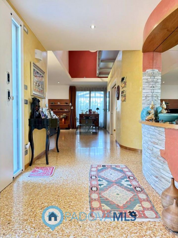 Immobile in esclusiva al Gruppo Padova MLS

PONSO: paesino a 5 km da Este, contesto silenzioso ed...