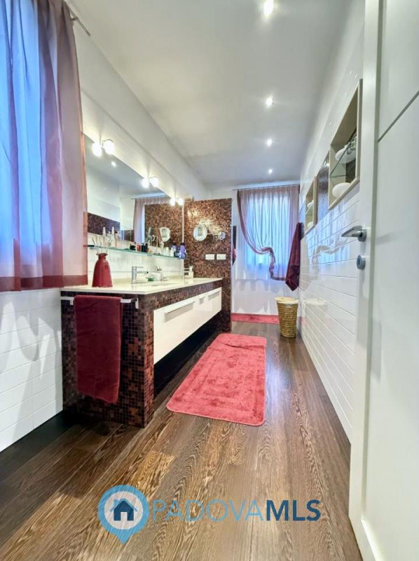 Immobile in esclusiva al Gruppo Padova MLS

PONSO: paesino a 5 km da Este, contesto silenzioso ed...