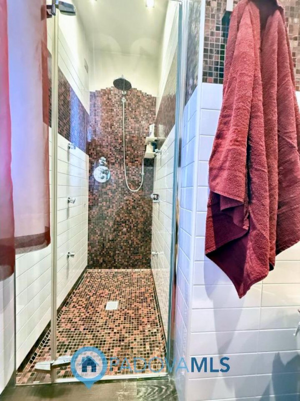 Immobile in esclusiva al Gruppo Padova MLS

PONSO: paesino a 5 km da Este, contesto silenzioso ed...