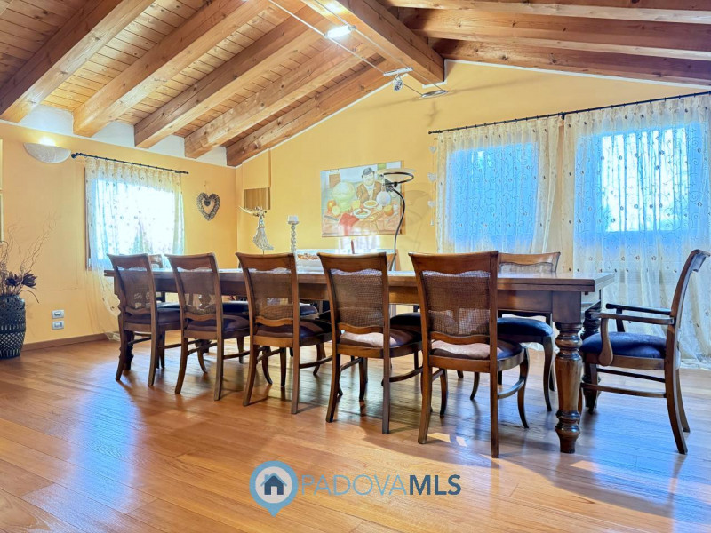 Immobile in esclusiva al Gruppo Padova MLS

PONSO: paesino a 5 km da Este, contesto silenzioso ed...