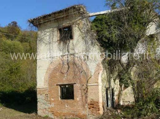 Scopri il Complesso Rustico San Daniele, un affascinante immobile situato nel cuore di Abano Term...