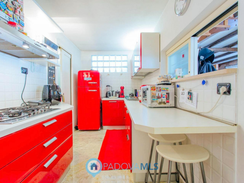 Immobile in esclusiva al Gruppo Padova MLS

Vendesi, a pochissima distanza dal centro di Solesino...