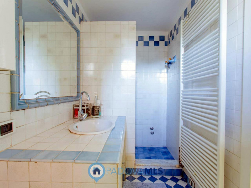 Immobile in esclusiva al Gruppo Padova MLS

Vendesi, a pochissima distanza dal centro di Solesino...