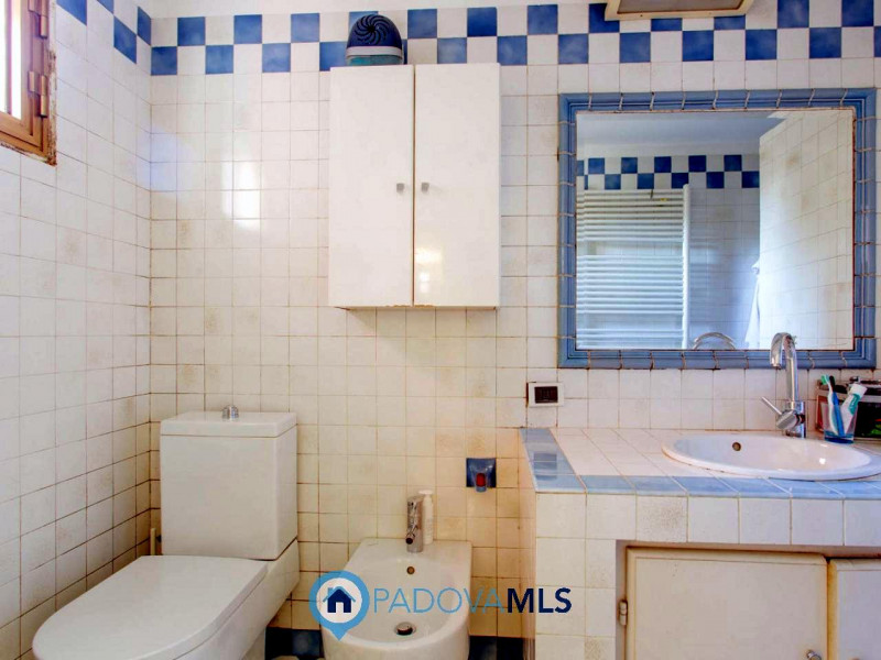 Immobile in esclusiva al Gruppo Padova MLS

Vendesi, a pochissima distanza dal centro di Solesino...