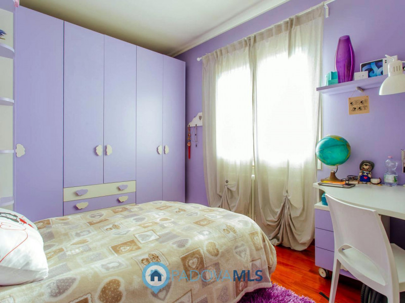 Immobile in esclusiva al Gruppo Padova MLS

Vendesi, a pochissima distanza dal centro di Solesino...