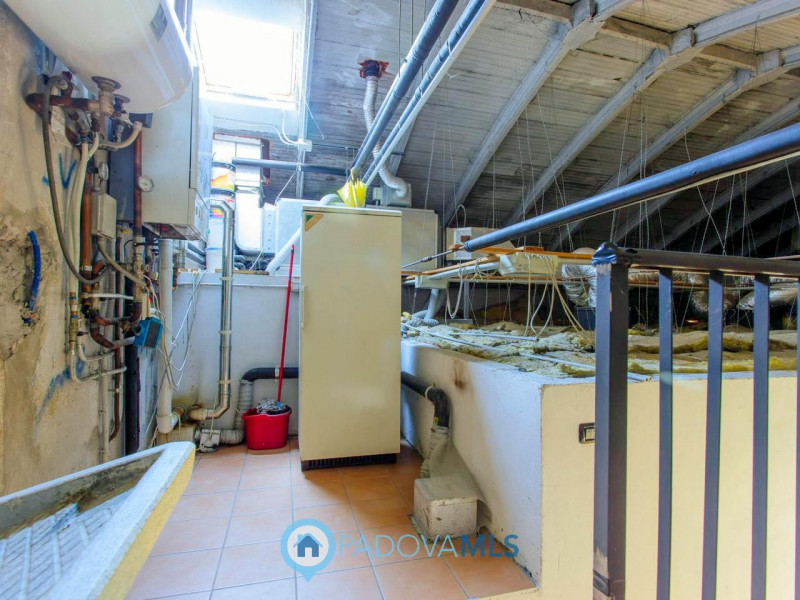 Immobile in esclusiva al Gruppo Padova MLS

Vendesi, a pochissima distanza dal centro di Solesino...