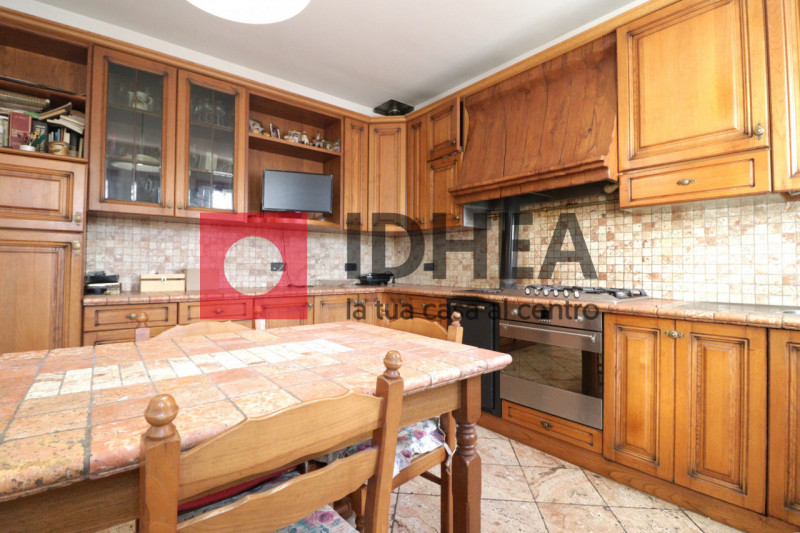 BIFAMILIARE IN STILE RUSTICO CON GIARDINO - RIF. UV67

L'agenzia IDHEA ha il piacere di proporvi ...