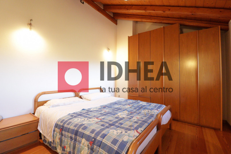 BIFAMILIARE IN STILE RUSTICO CON GIARDINO - RIF. UV67

L'agenzia IDHEA ha il piacere di proporvi ...