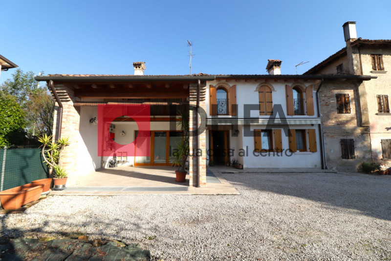 BIFAMILIARE IN STILE RUSTICO CON GIARDINO - RIF. UV67

L'agenzia IDHEA ha il piacere di proporvi ...