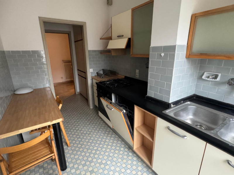 CITTA' GIARDINO: Appartamento dalle ampie dimensioni composto di ingresso, spazioso salotto, cuci...